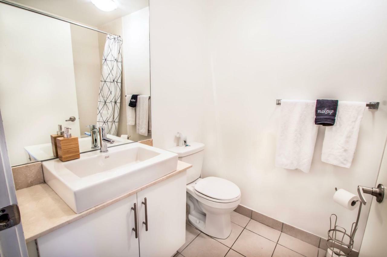 Micasa Suites - Stylish Condo In Maple Leaf Square Toronto Exteriör bild